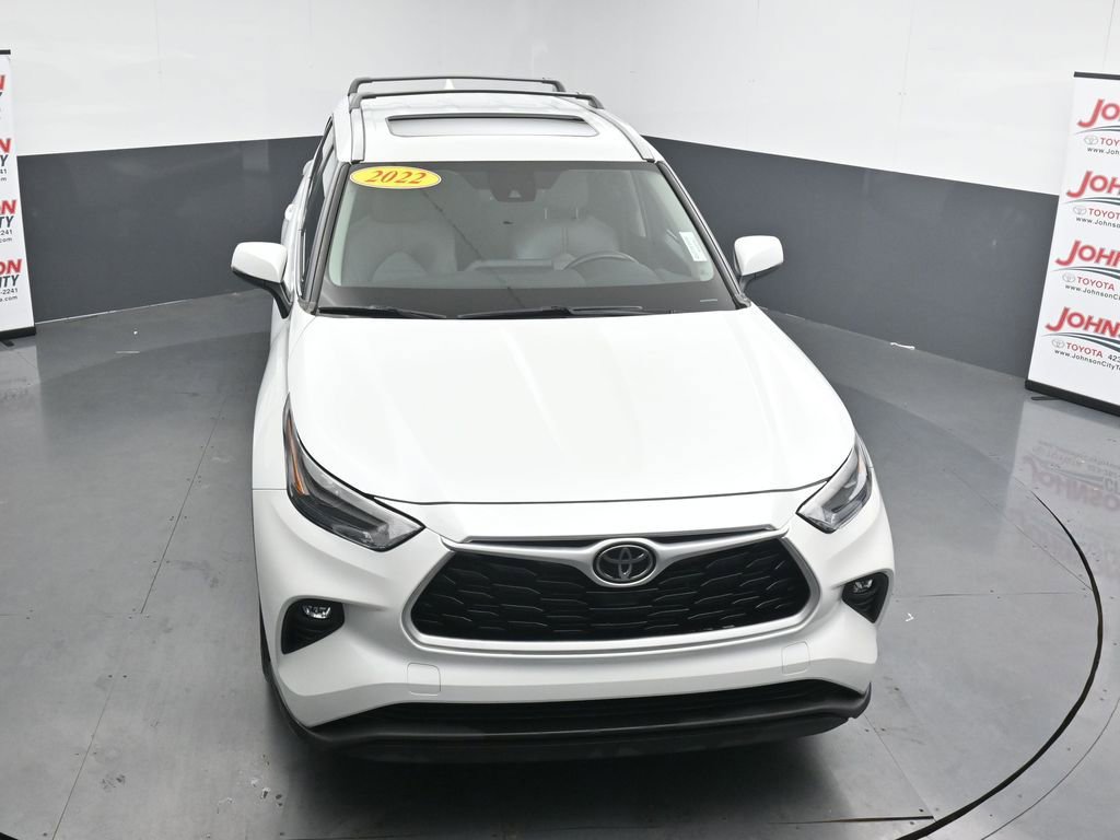 Used 2022 Toyota Highlander XLE AWD/4WD image 25