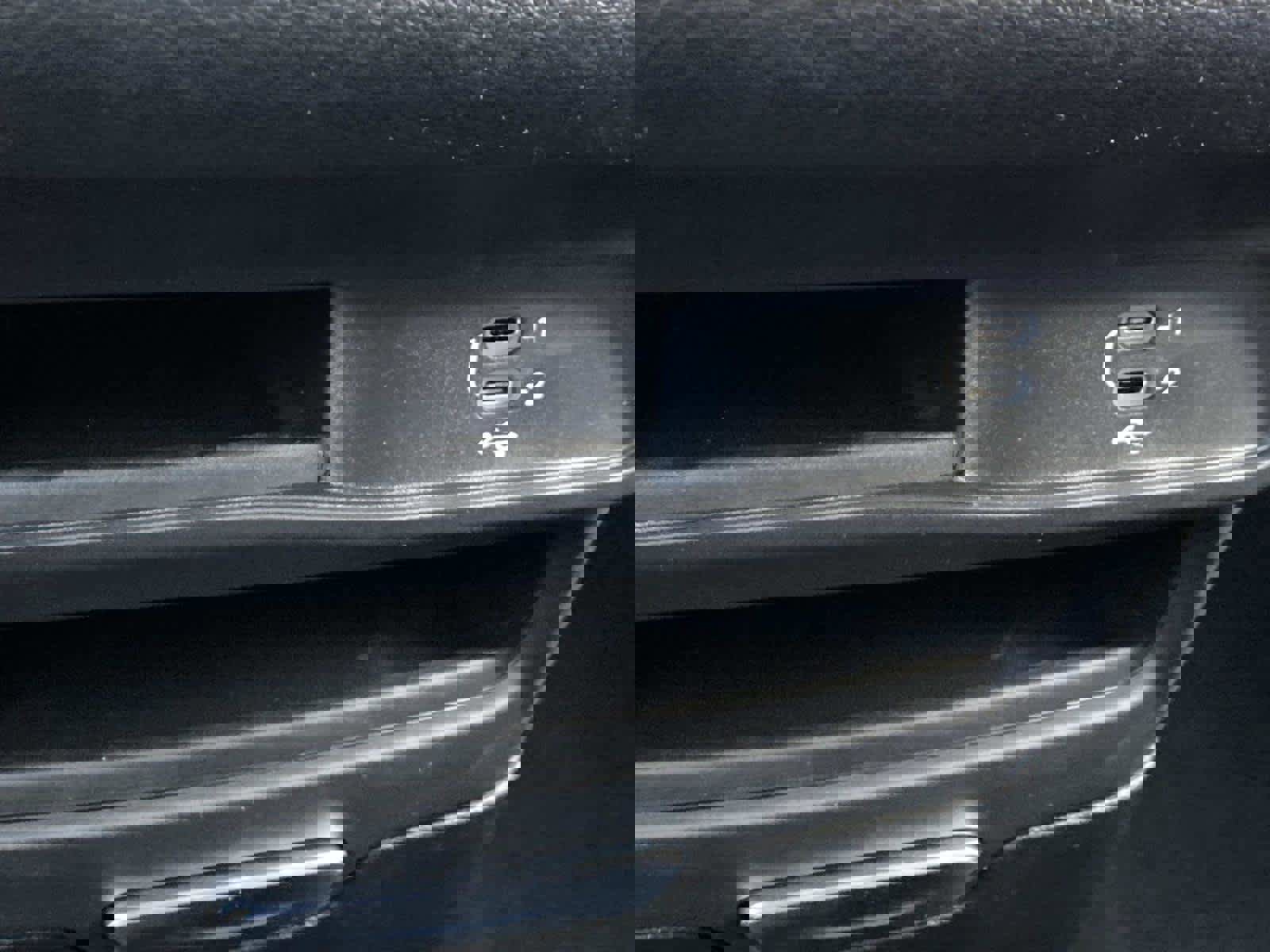 New 2026 Chrysler Voyager LX image 13