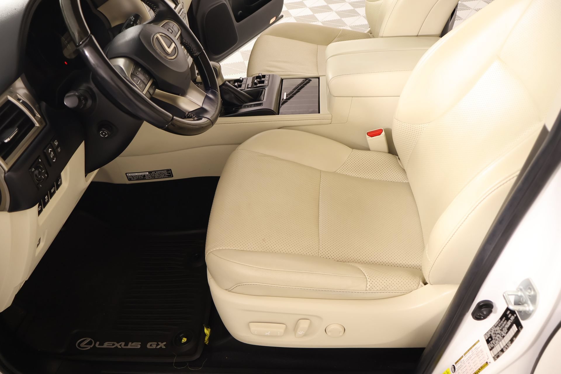 Used 2020 Lexus GX 460 Luxury w/ Off Road Package AWD/4WD image 12