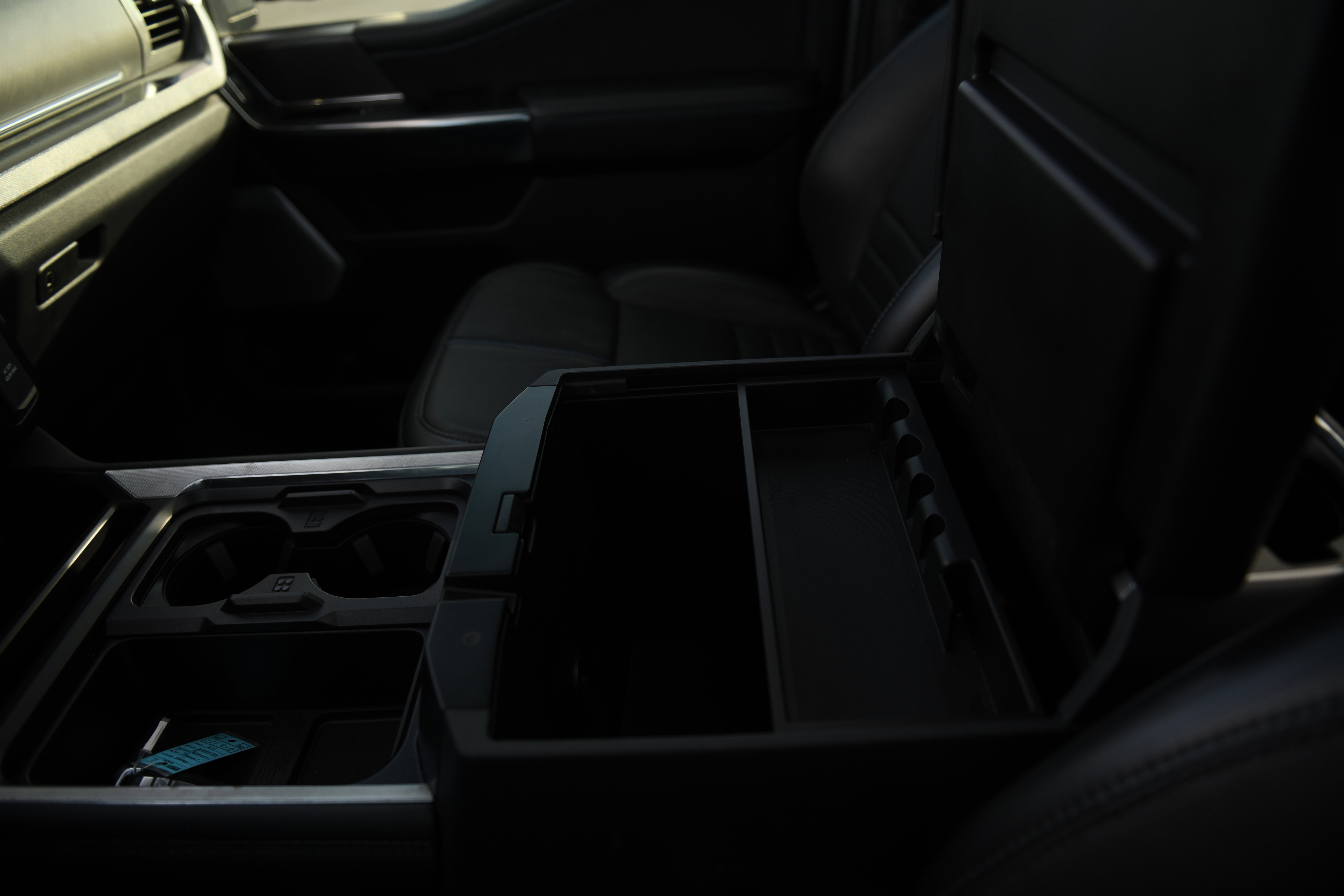 Used 2025 Ford F250 Platinum w/ Tremor Off-Road Package image 39