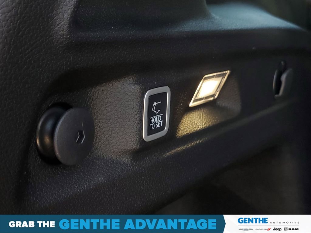 Certified 2024 Jeep Grand Cherokee L Altitude image 32