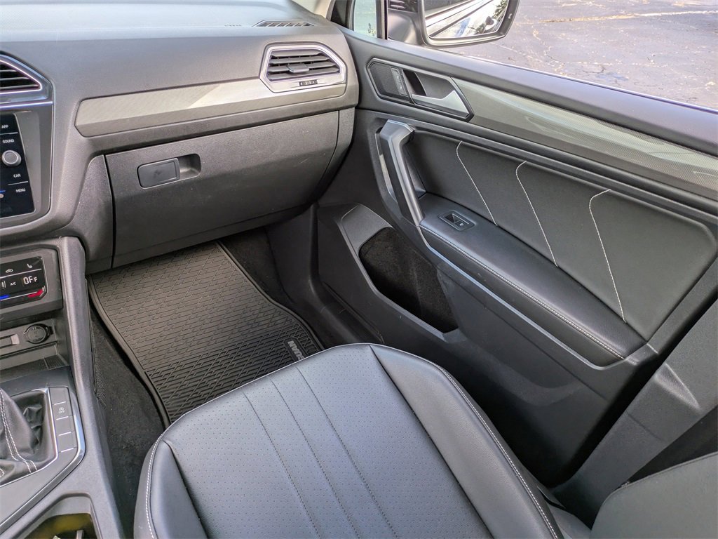 Used 2022 Volkswagen Tiguan SE image 19
