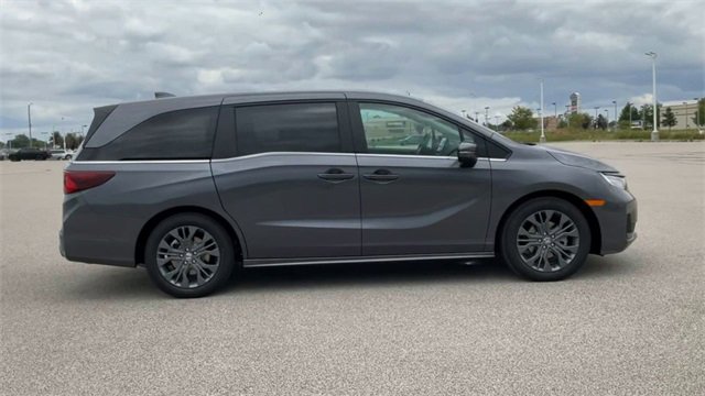 New 2026 Honda Odyssey Touring image 9