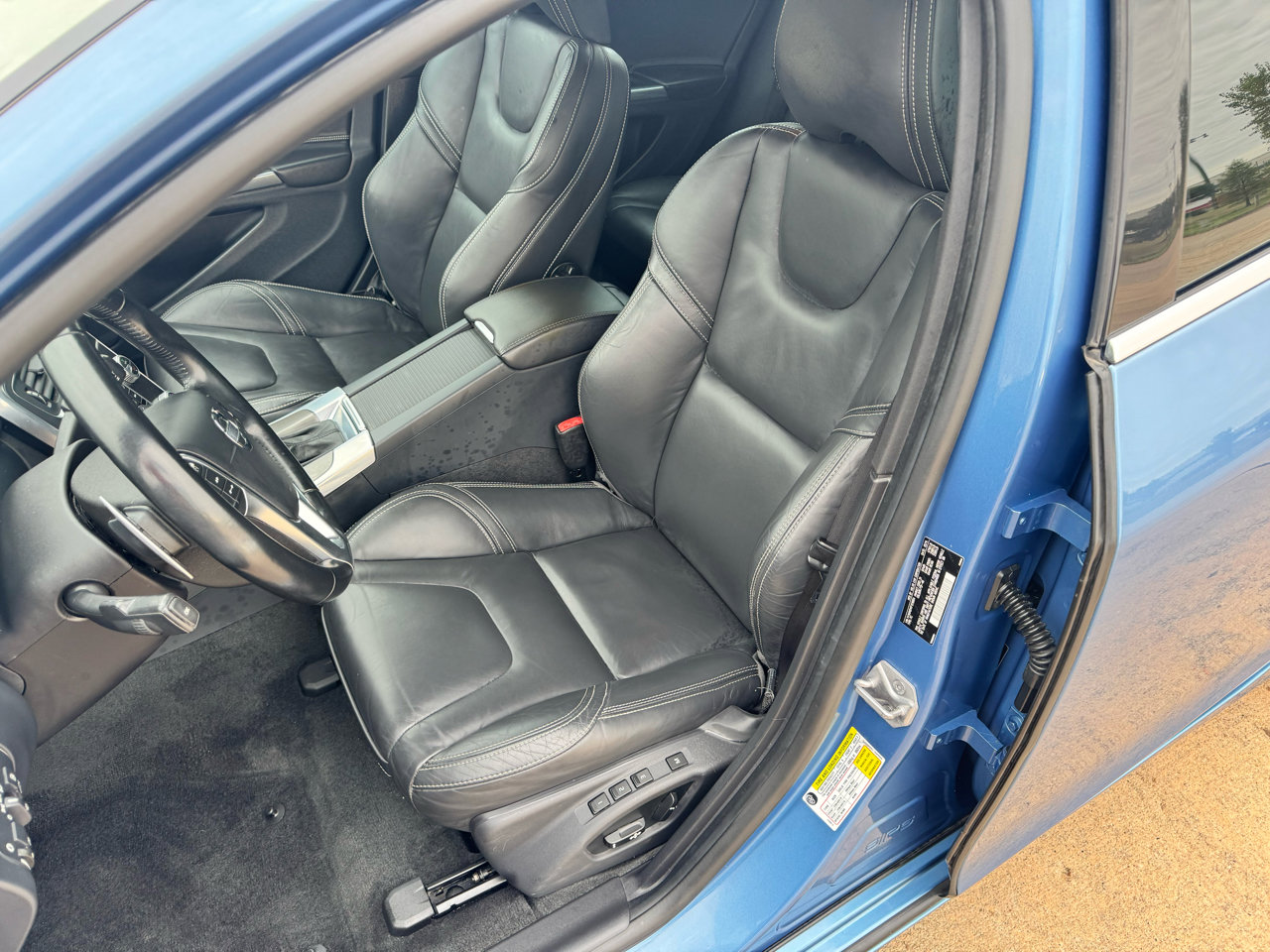 Used 2015 Volvo V60 T5 Platinum image 15