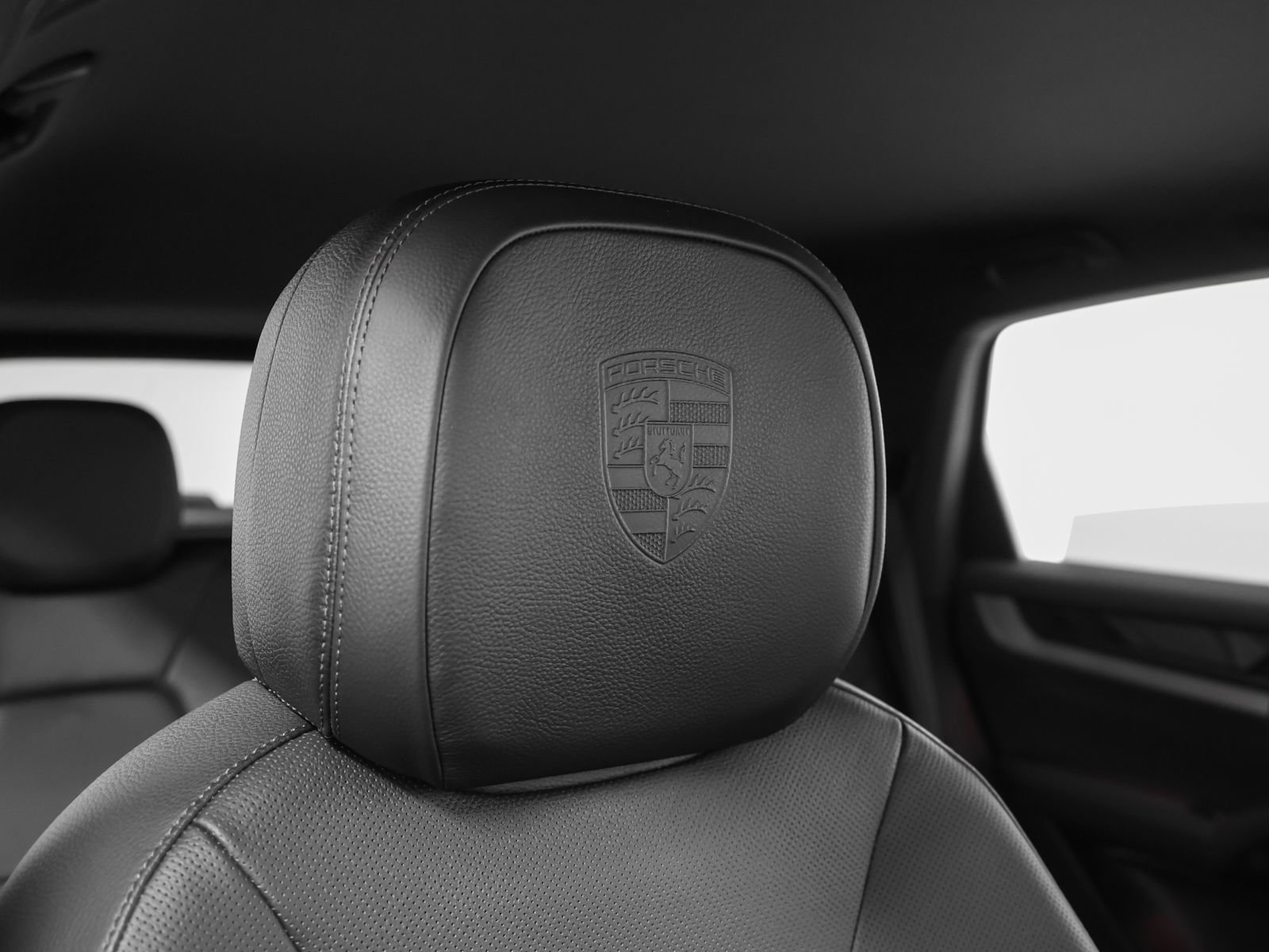 Certified 2025 Porsche Cayenne AWD/4WD image 24