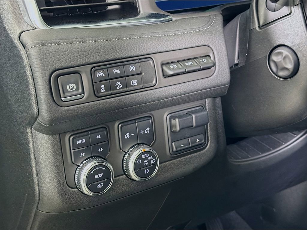 Used 2024 GMC Yukon Denali AWD/4WD image 11