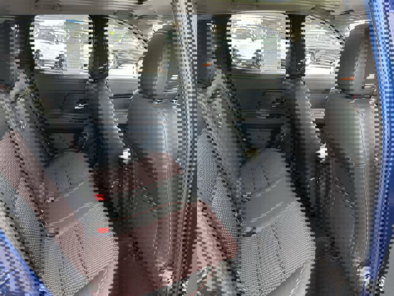 Used 2025 Nissan Kicks SR w/ SR Premium Package image 17