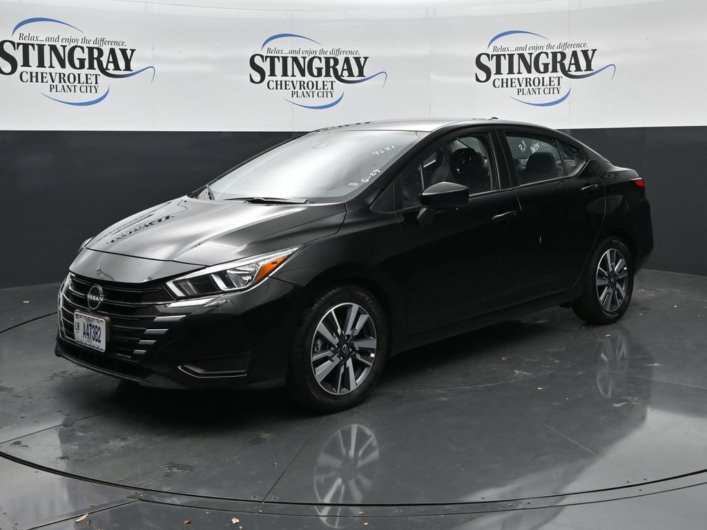 Used 2024 Nissan Versa SV FWD image 3
