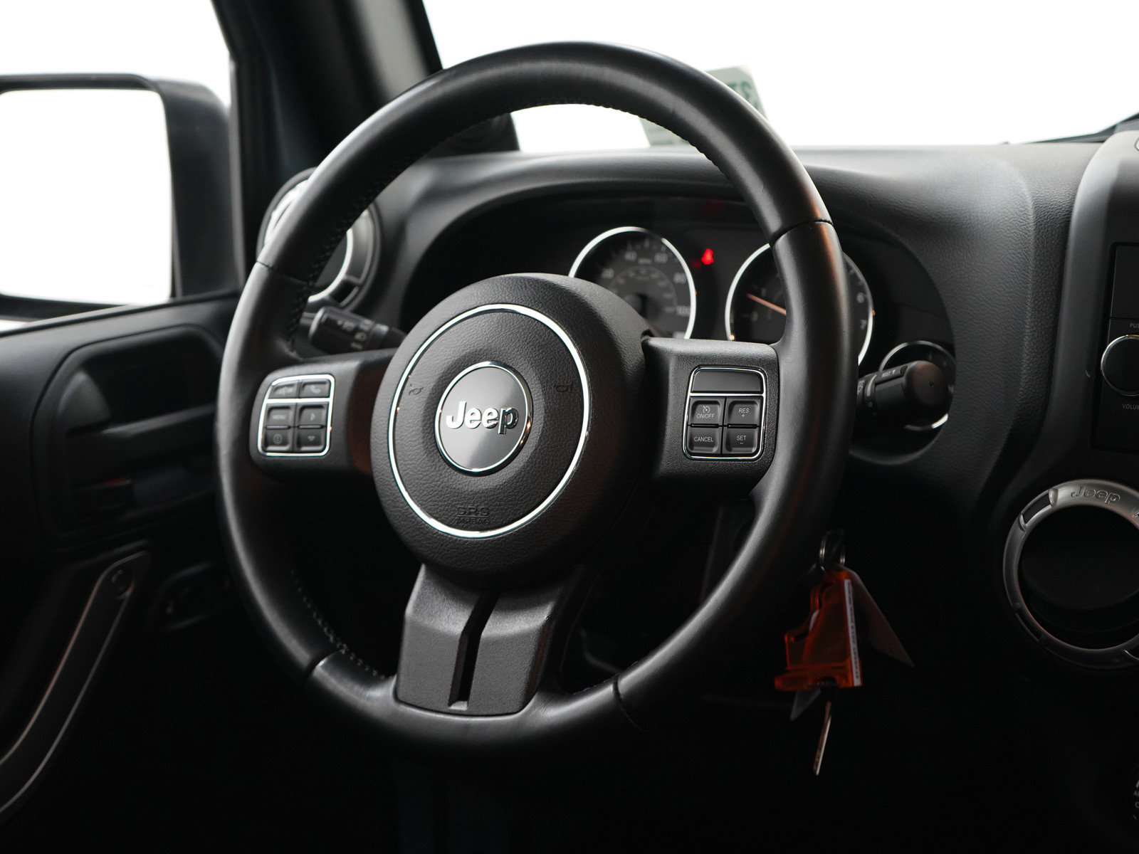 Used 2014 Jeep Wrangler Unlimited Sahara w/ Connectivity Group image 13