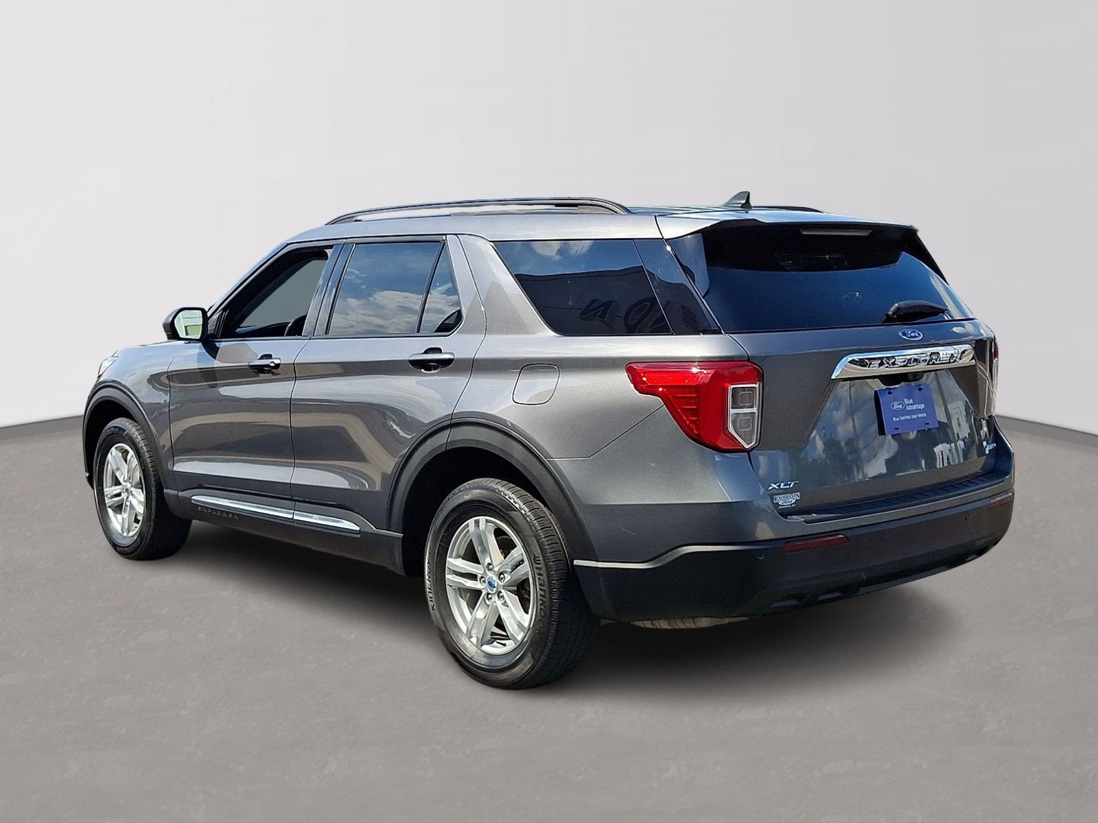 Certified 2023 Ford Explorer XLT AWD/4WD image 4