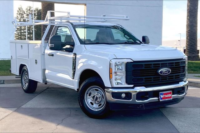 New 2026 Ford F250 XL w/ XL Chrome Package image 2