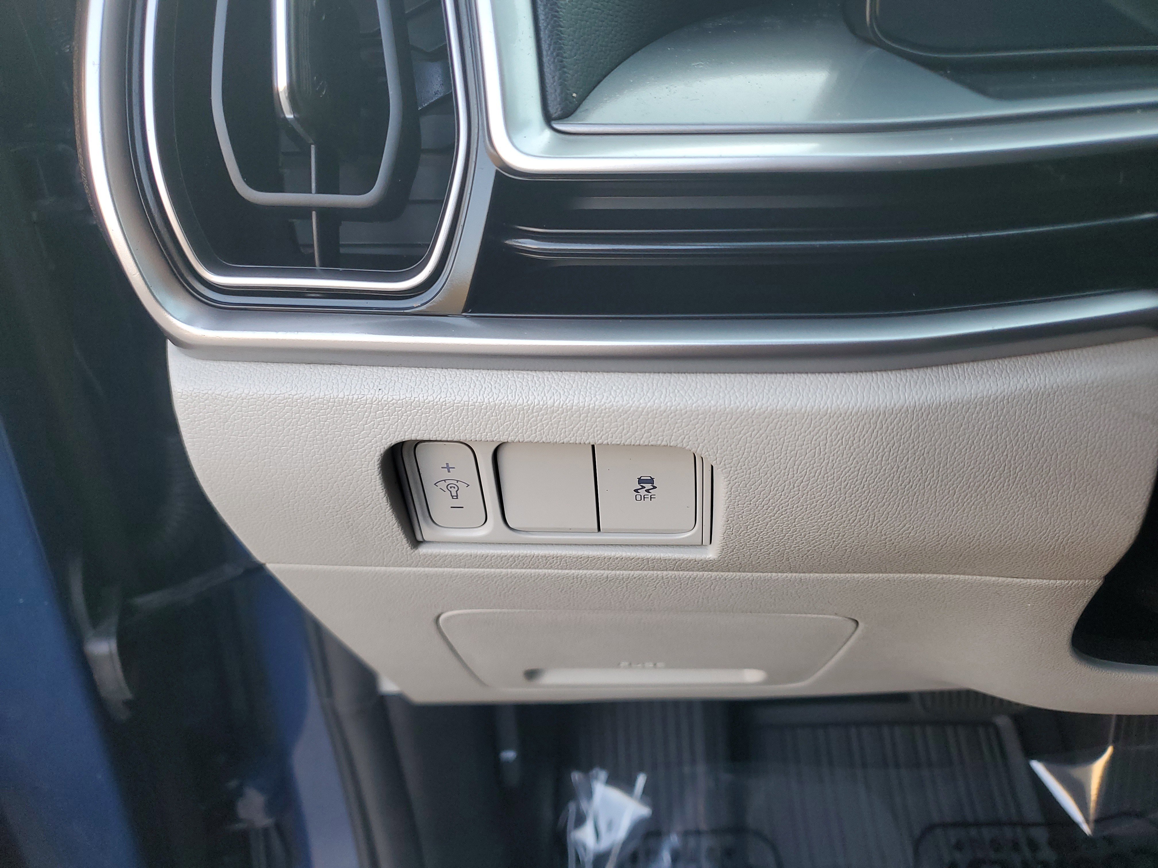 Certified 2025 Kia Sorento S image 30