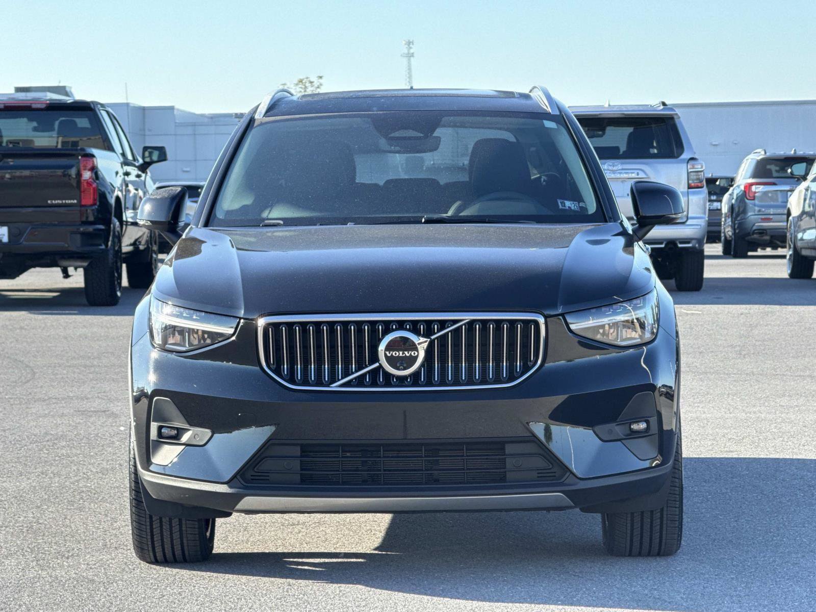 Used 2024 Volvo XC40 B5 Plus w/ Protection Package Premier image 28