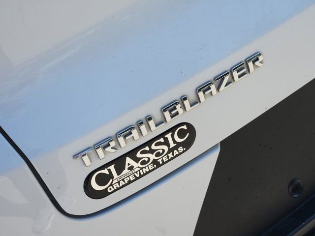 Used 2024 Chevrolet TrailBlazer LS w/ LS Convenience Package image 9