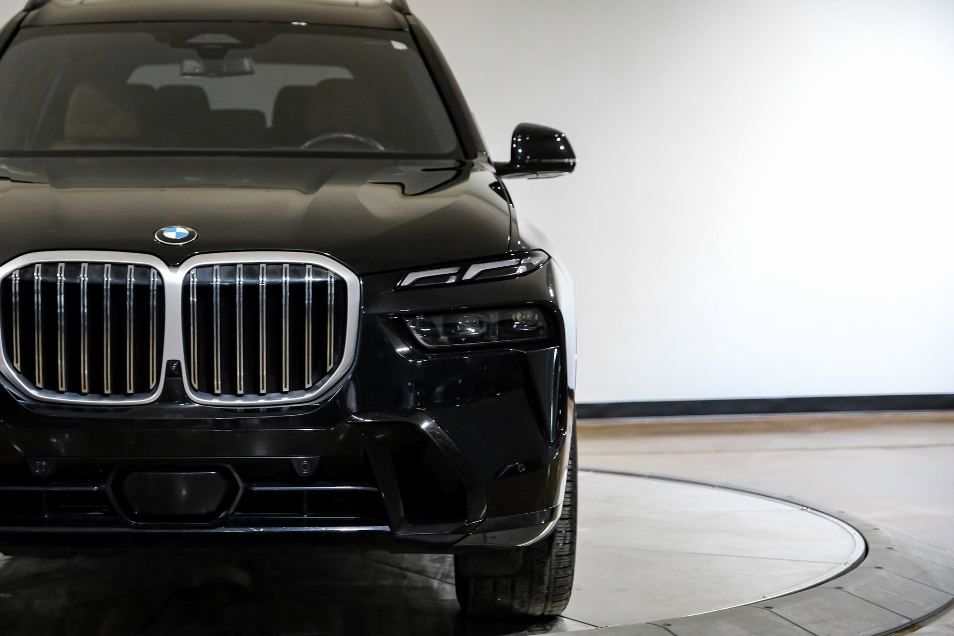 Used 2024 BMW X7 xDrive40i w/ M Sport Package image 53