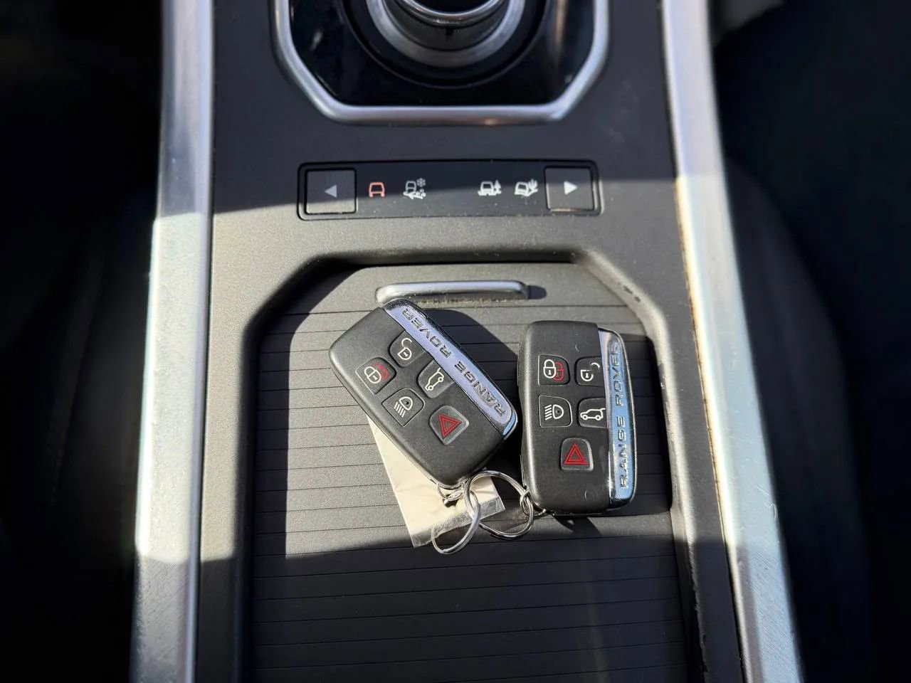 Used 2015 Land Rover Range Rover Evoque Pure image 39