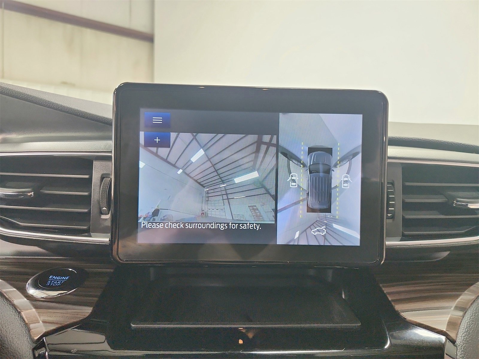 Used 2023 Ford Explorer Limited image 29