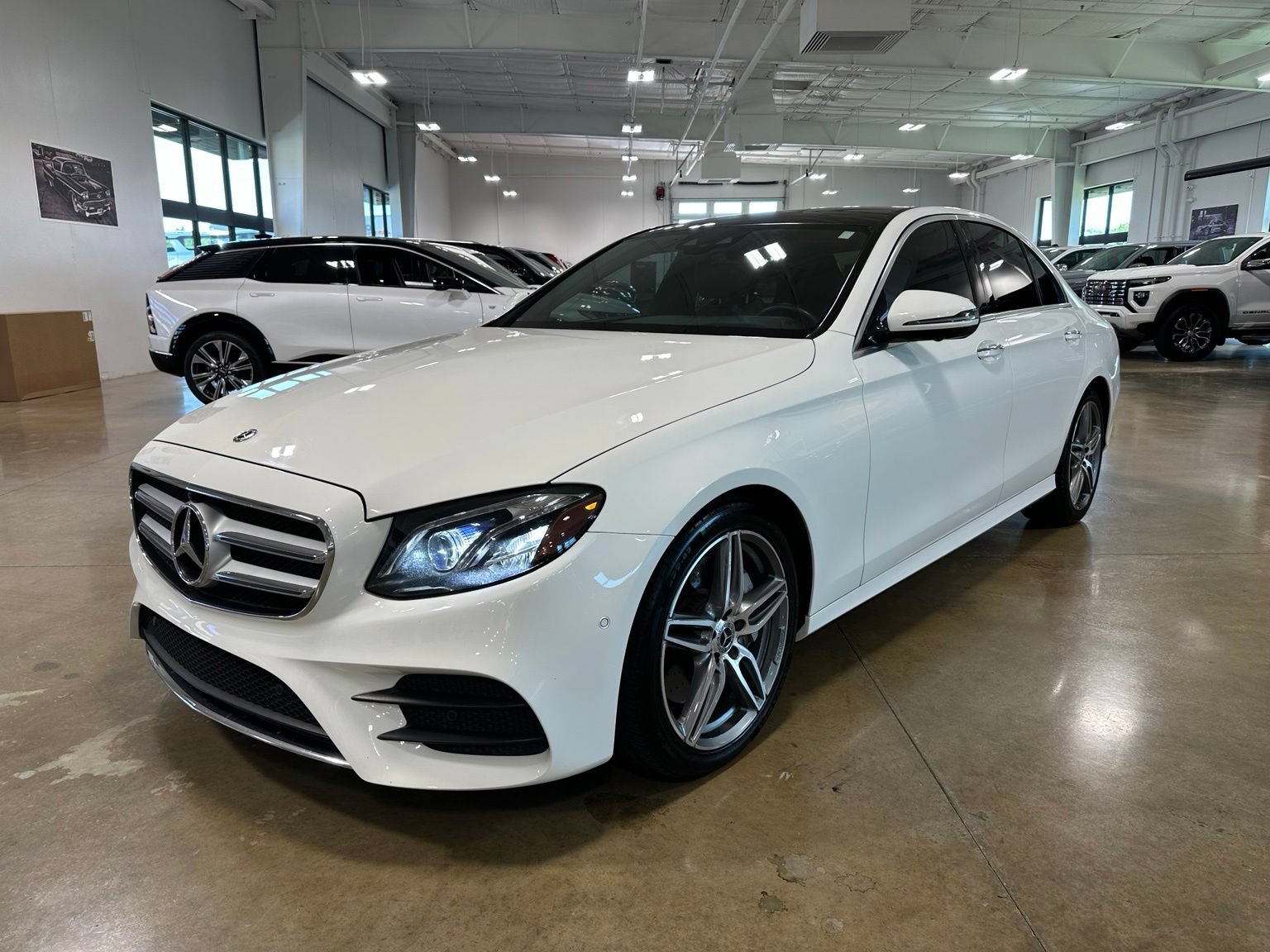 Used 2019 Mercedes-Benz E 300 image 3