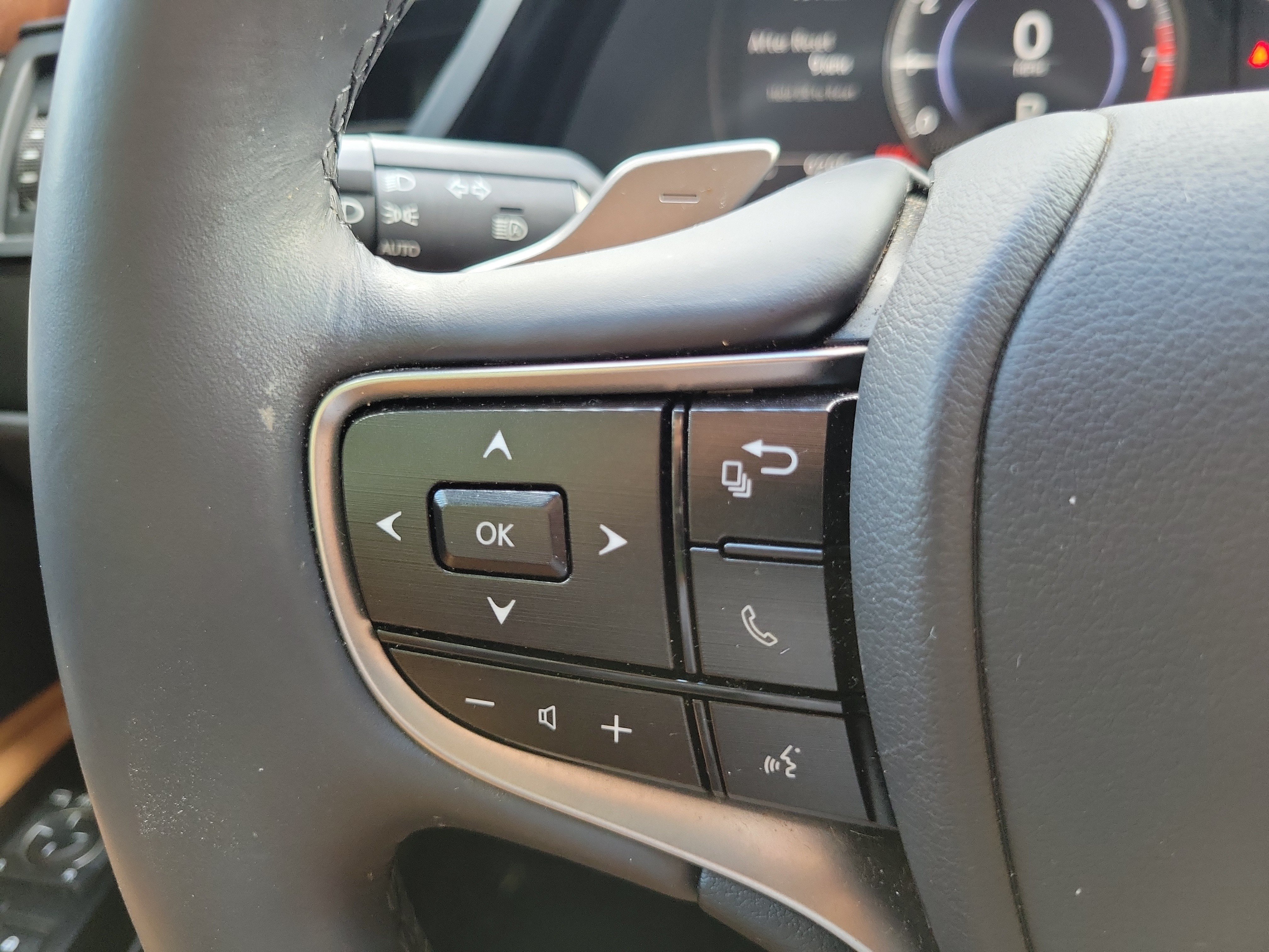 Certified 2024 Lexus ES 350 w/ Premium Package FWD image 27