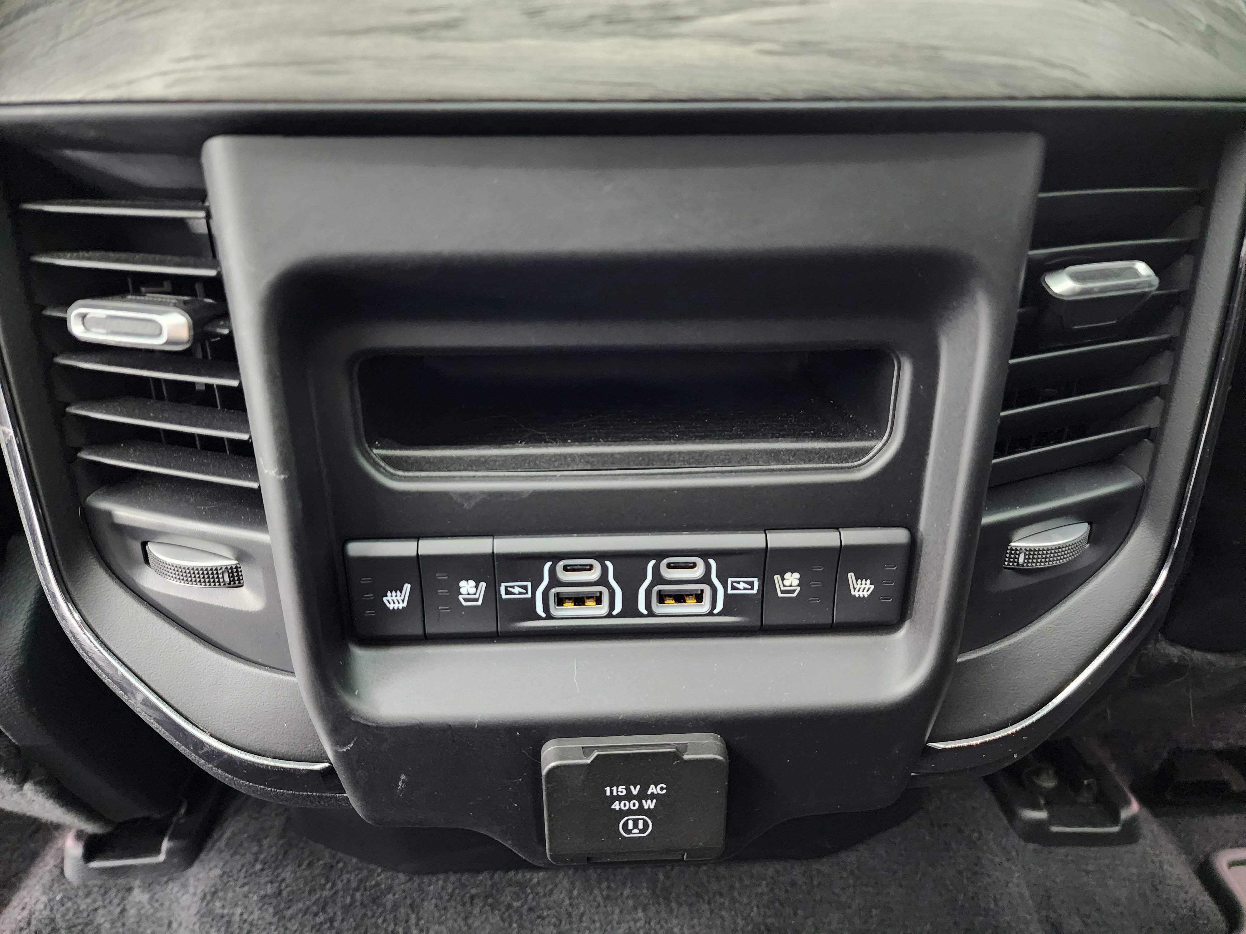 Used 2025 RAM 1500 Limited AWD/4WD image 44