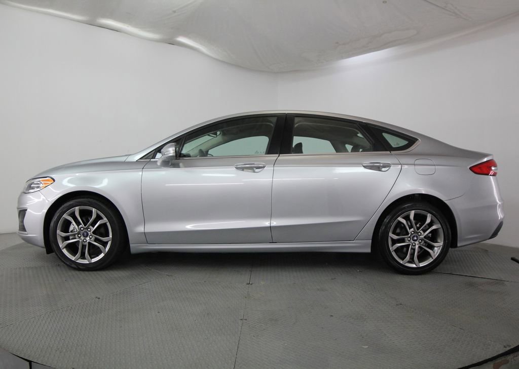 Used 2020 Ford Fusion SEL FWD image 4