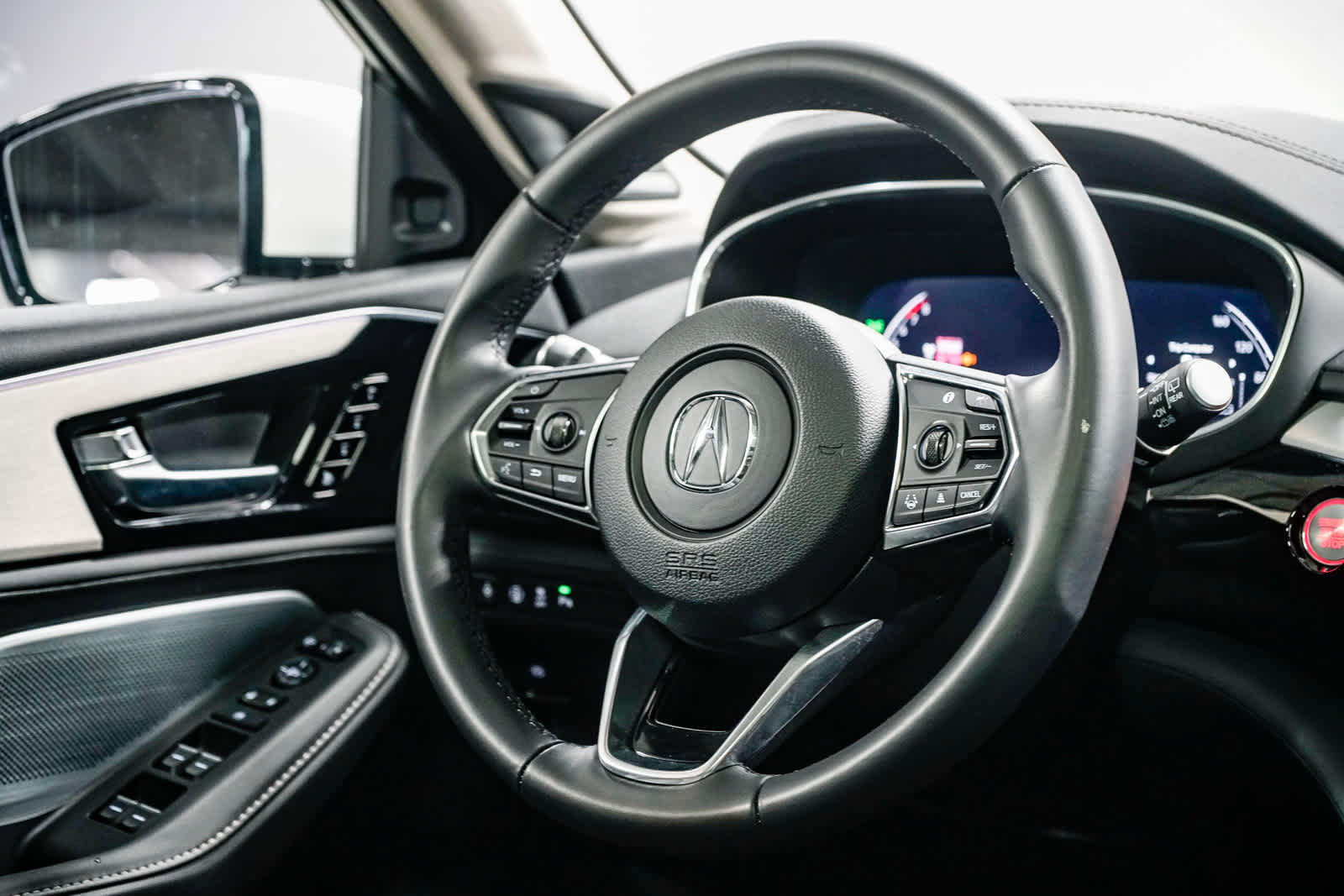 Used 2025 Acura MDX SH-AWD w/ Technology Package image 17