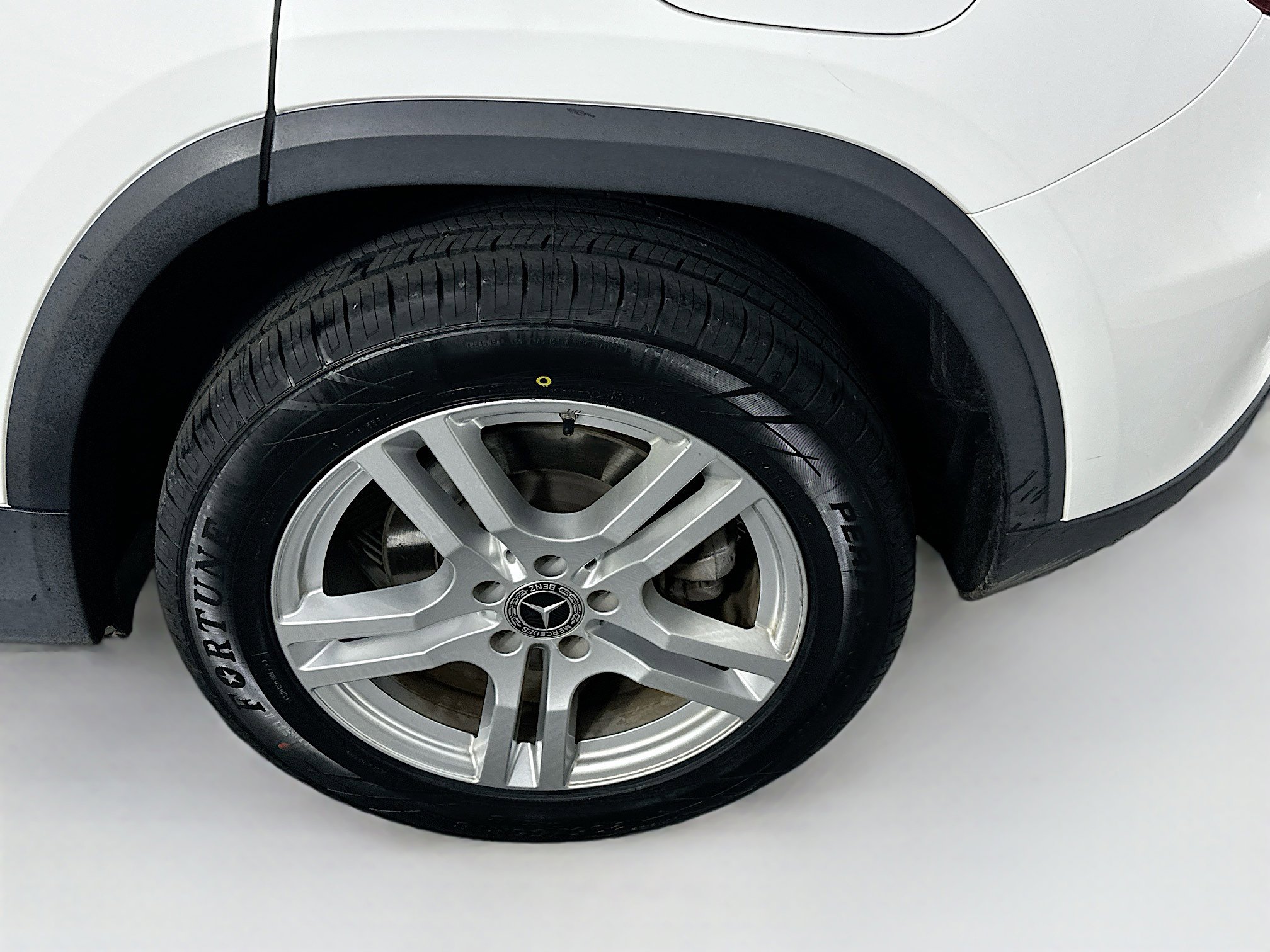 Used 2023 Mercedes-Benz GLA 250 4MATIC w/ Premium Package image 11