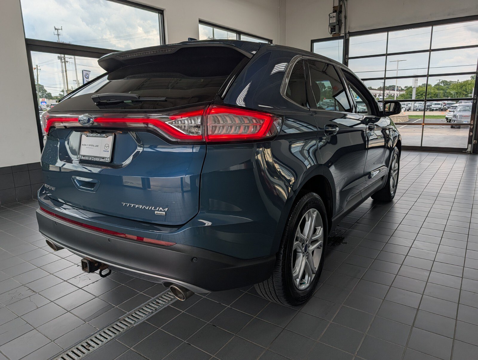 Used 2016 Ford Edge Titanium w/ Equipment Group 301A AWD/4WD image 2