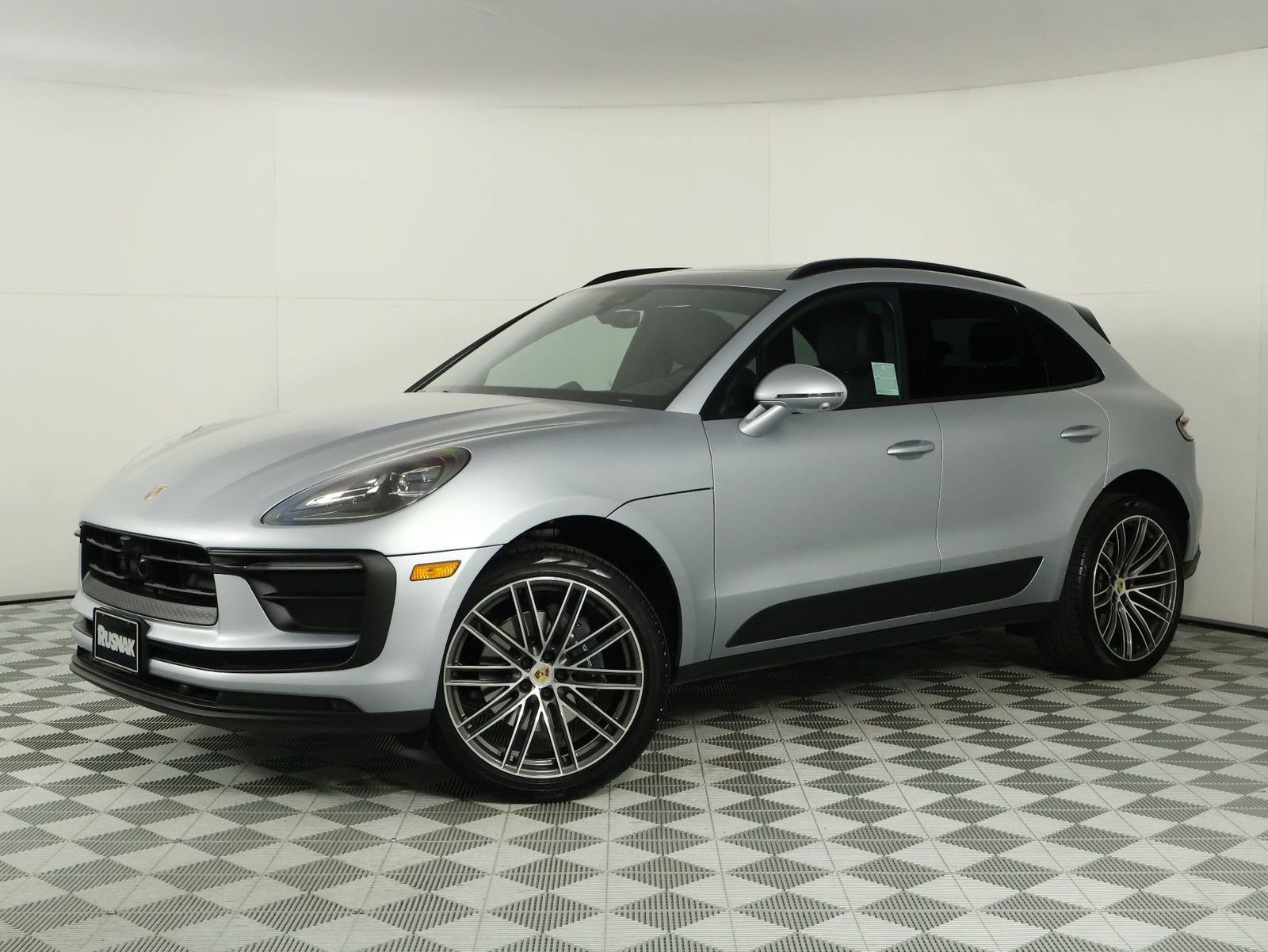 Certified 2026 Porsche Macan AWD/4WD image 35