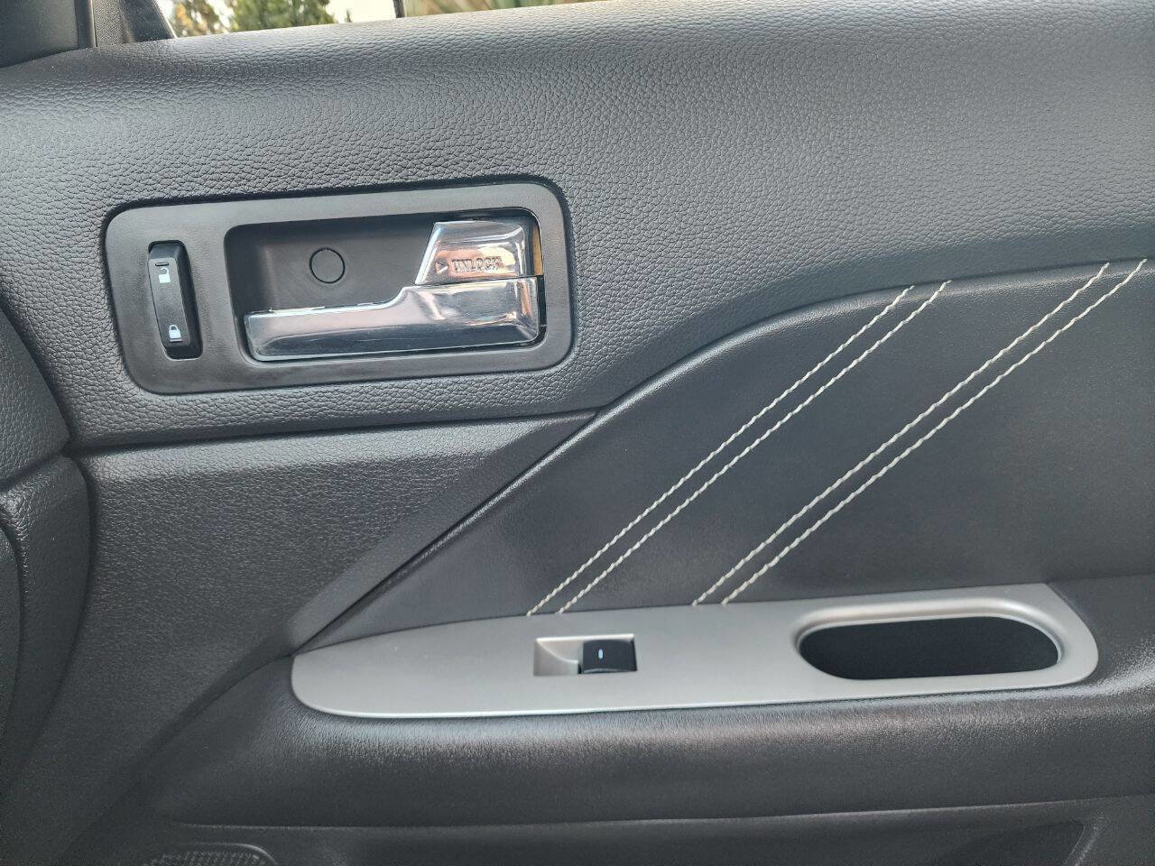 Used 2010 Ford Fusion Sport FWD image 29