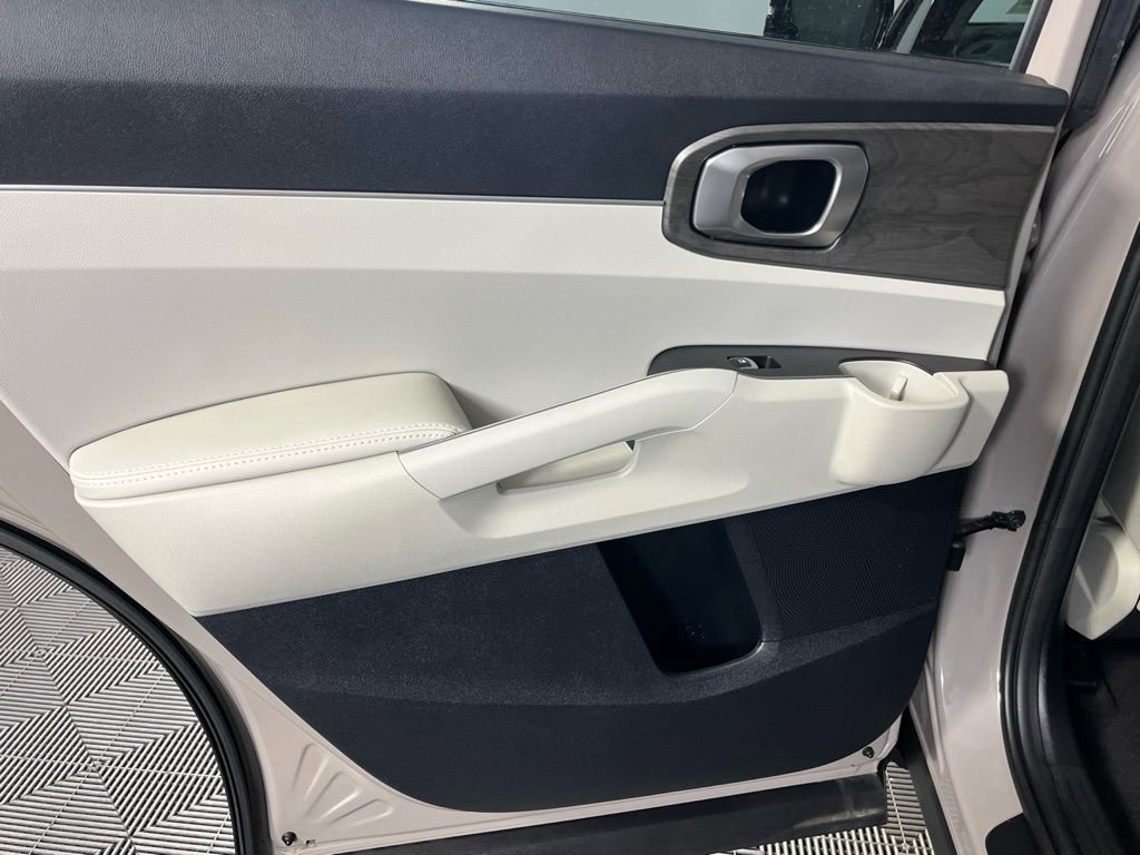 Used 2025 Kia Sorento X-Line EX image 26