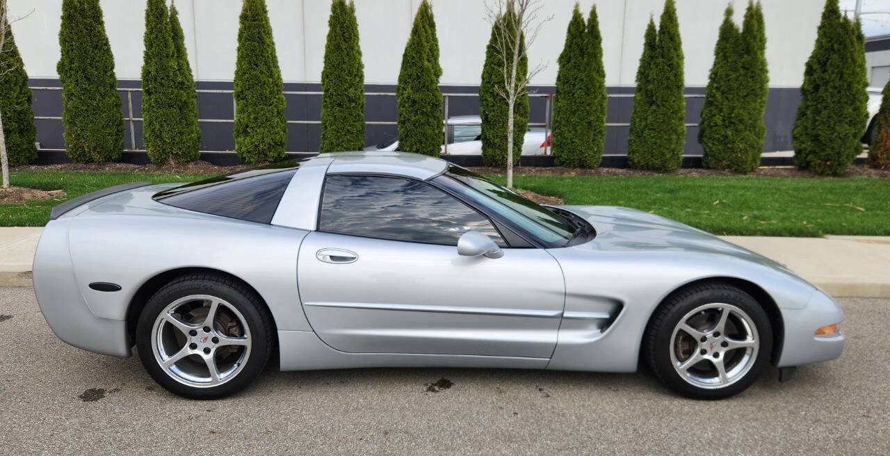 Used 1998 Chevrolet Corvette Coupe w/ Roof Pkg image 22