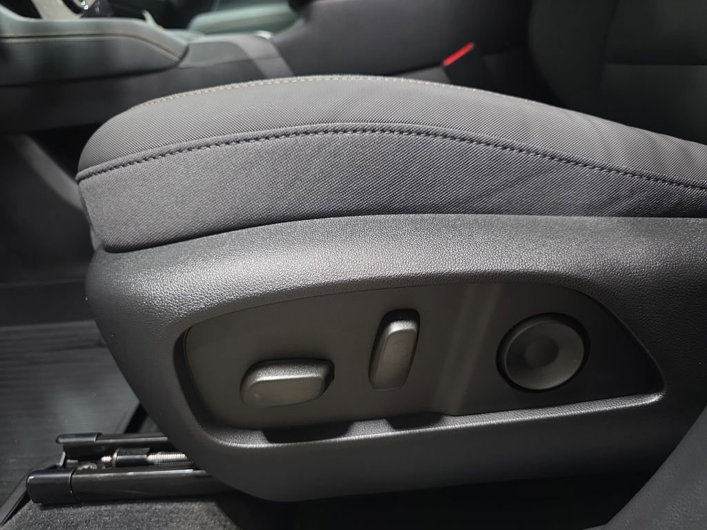 New 2026 GMC Terrain AT4 w/ LPO, Floor Liner Package image 31