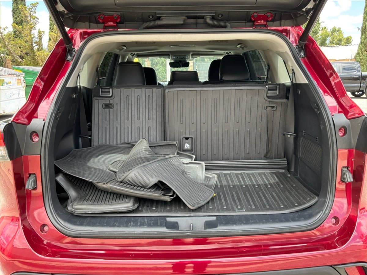 Used 2023 Toyota Highlander XLE FWD image 21