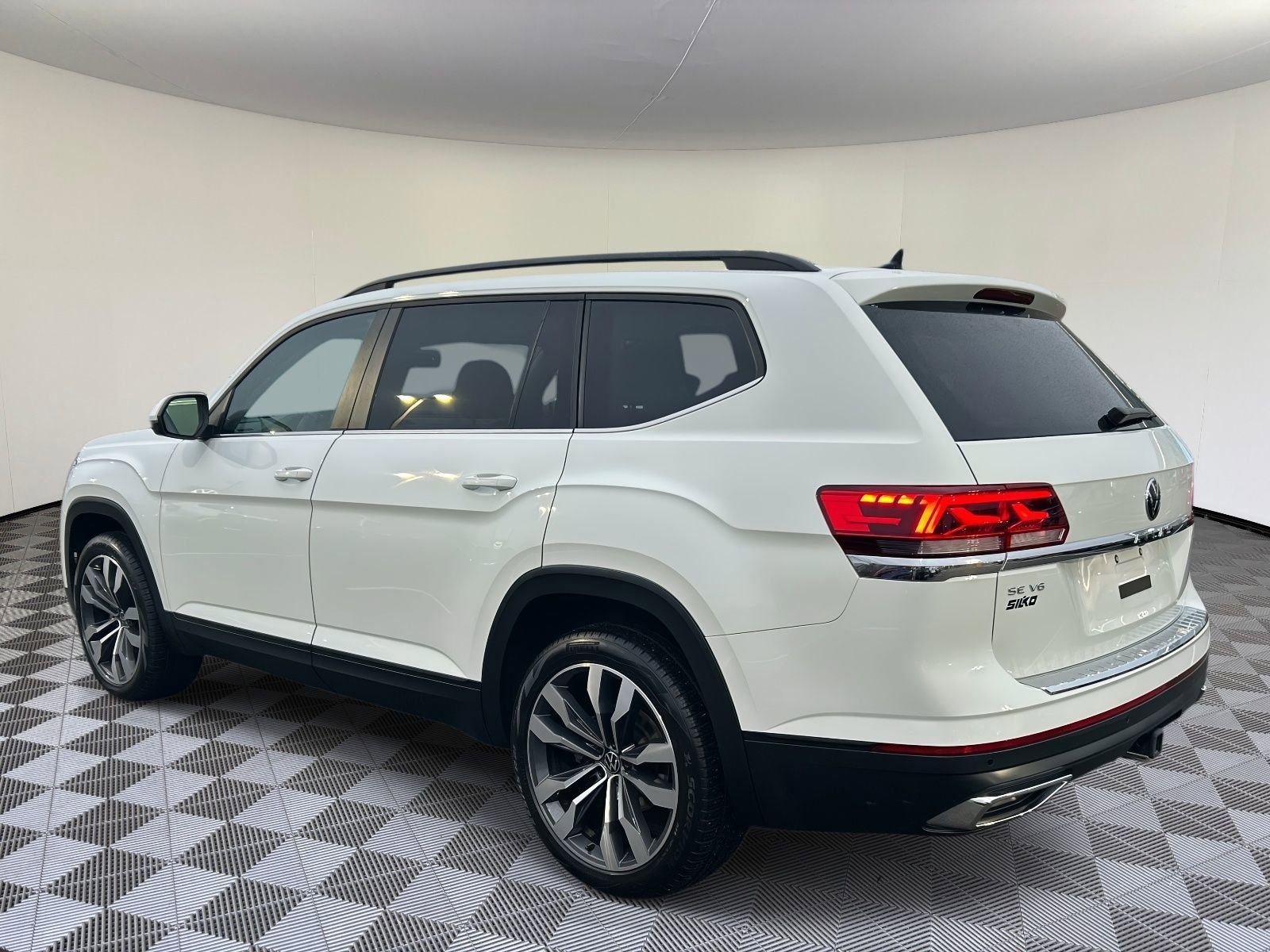 Certified 2022 Volkswagen Atlas SE image 5