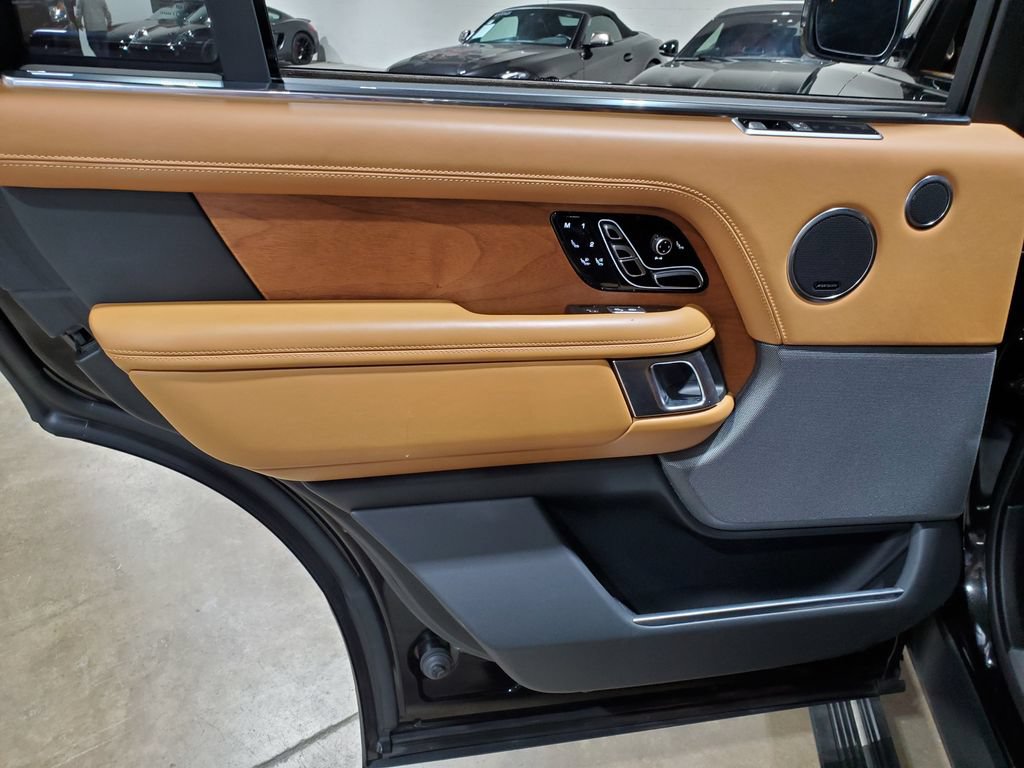Used 2019 Land Rover Range Rover Long Wheelbase Autobiography AWD/4WD image 35