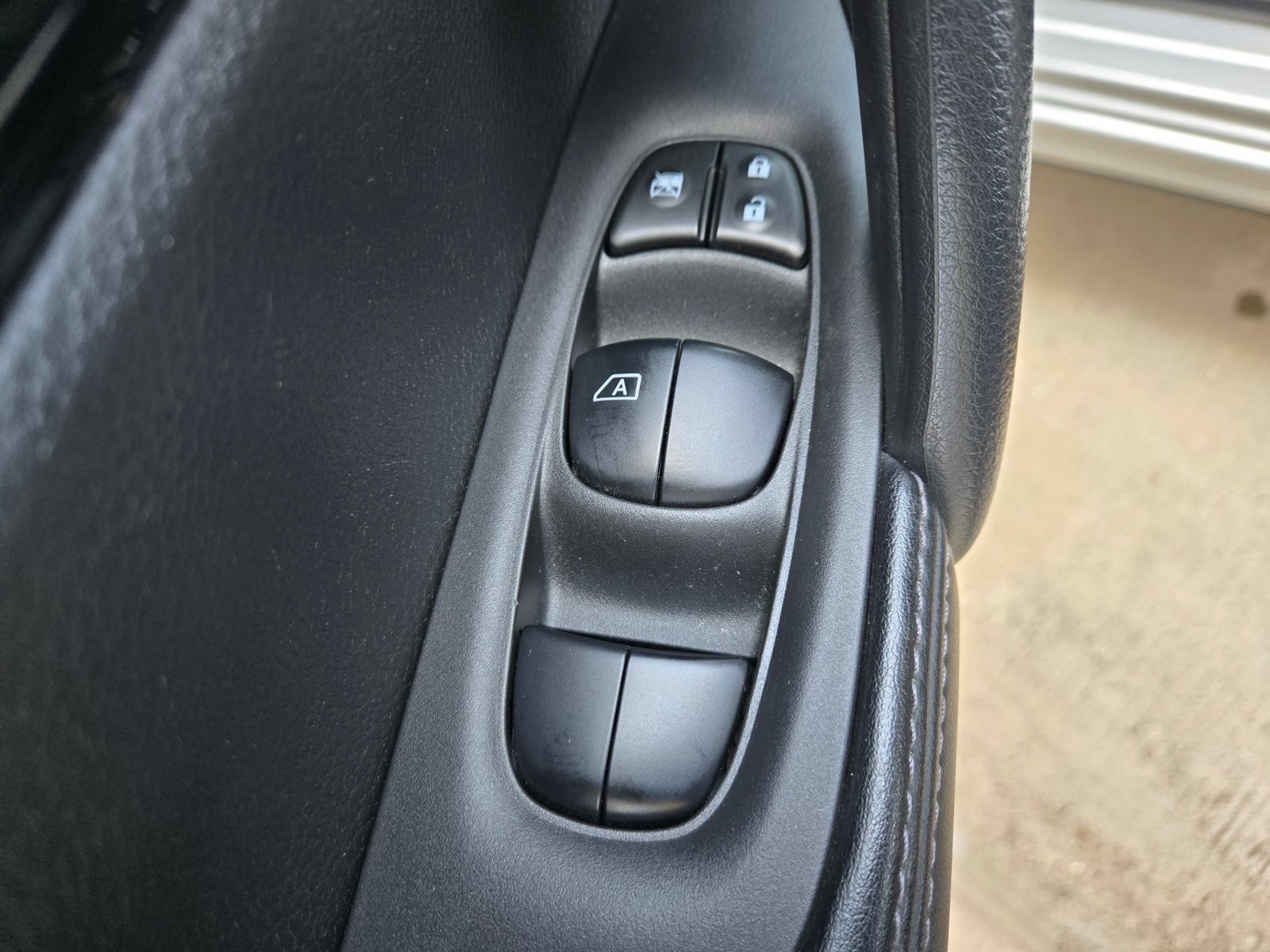 Used 2022 Nissan Rogue Sport SL AWD/4WD image 30