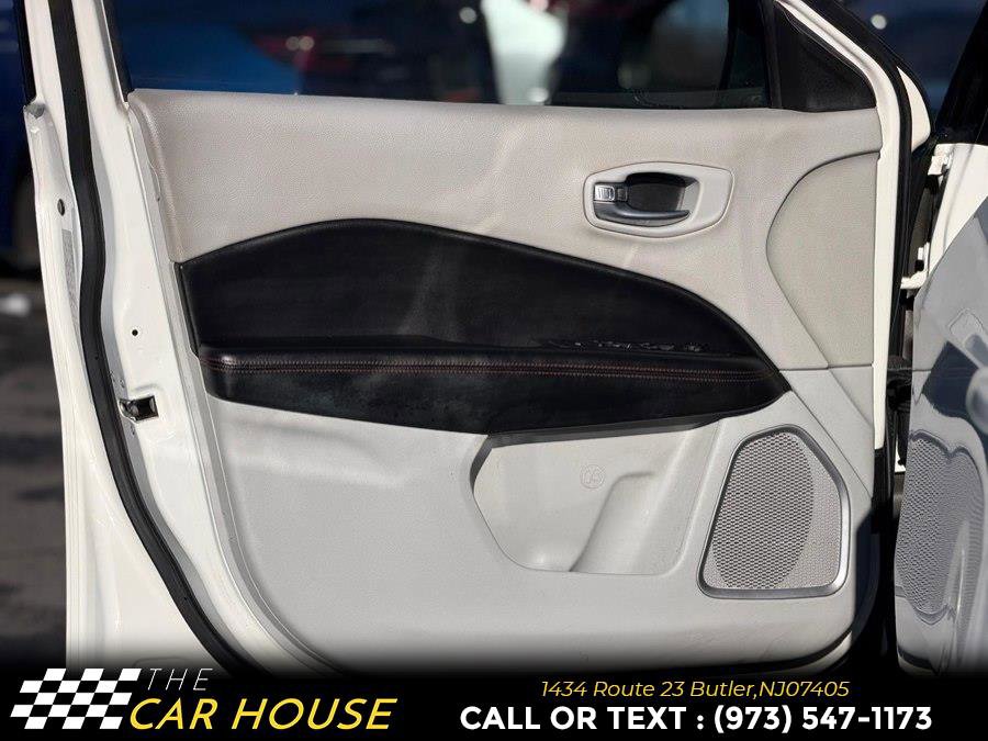 Used 2018 Jeep Compass Limited w/ Navigation Group image 15