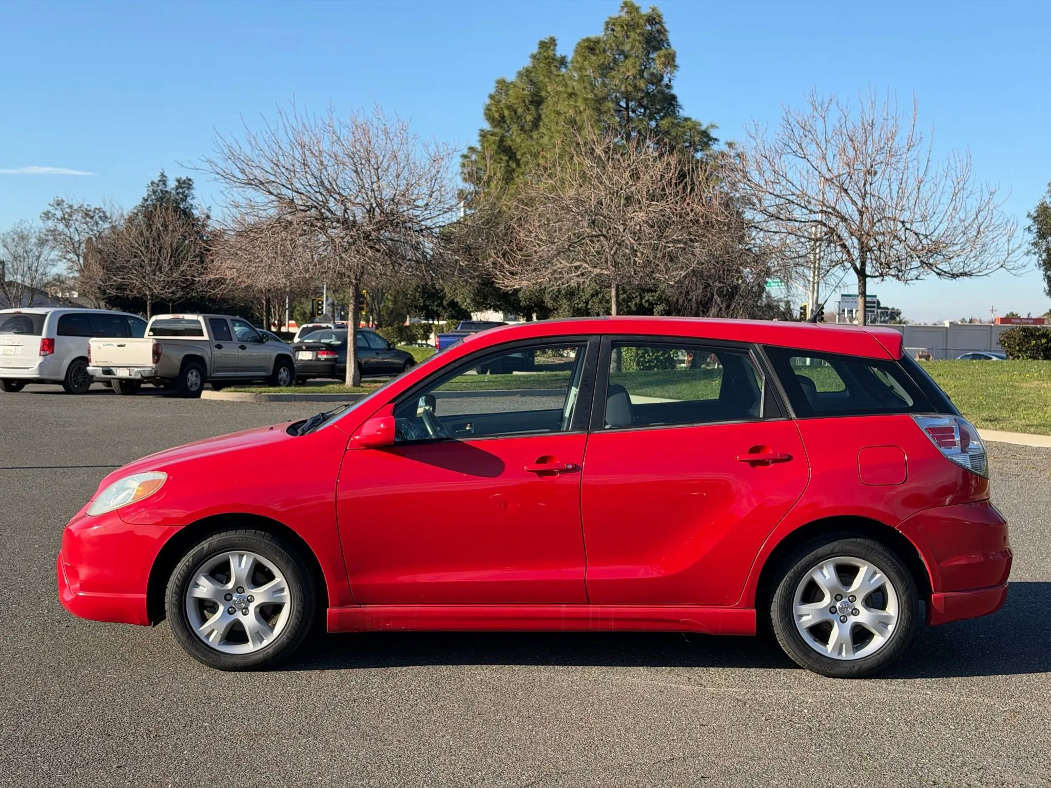 Used 2006 Toyota Matrix XR image 2
