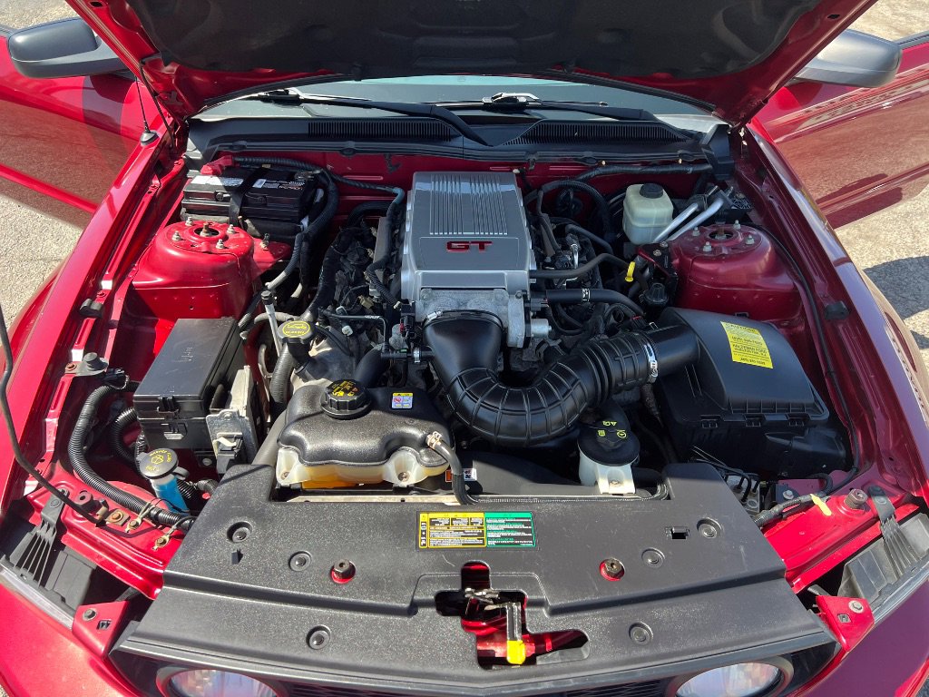 Used 2005 Ford Mustang GT image 12