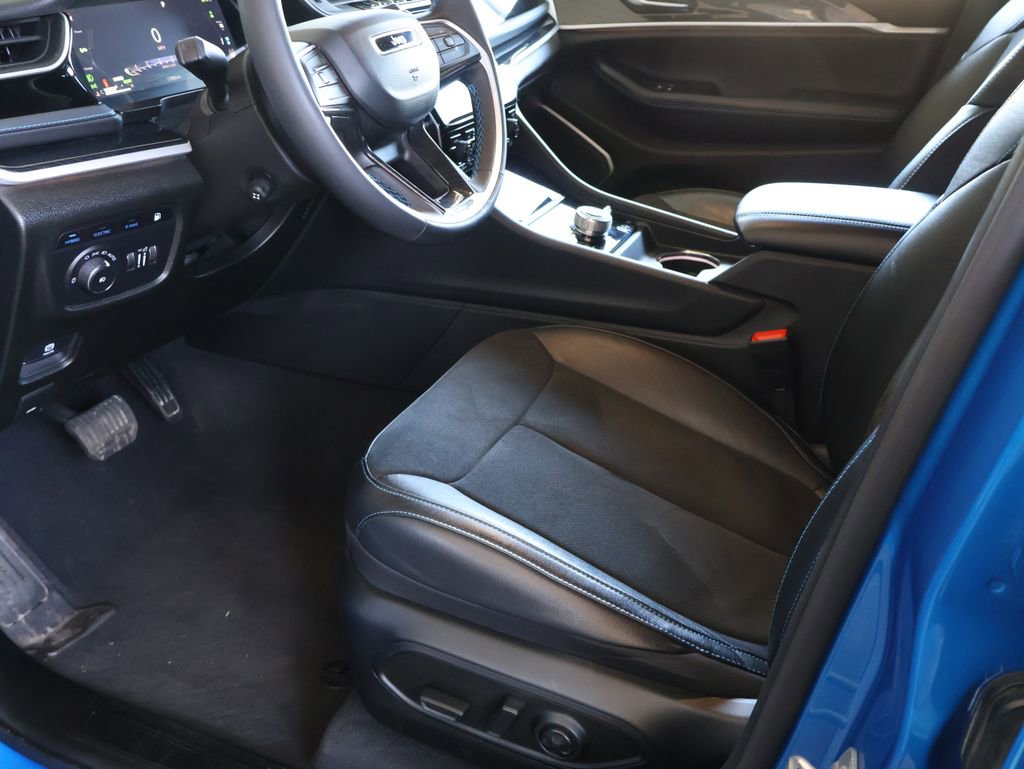 Used 2024 Jeep Grand Cherokee Trailhawk w/ Luxury Tech Group III AWD/4WD image 22