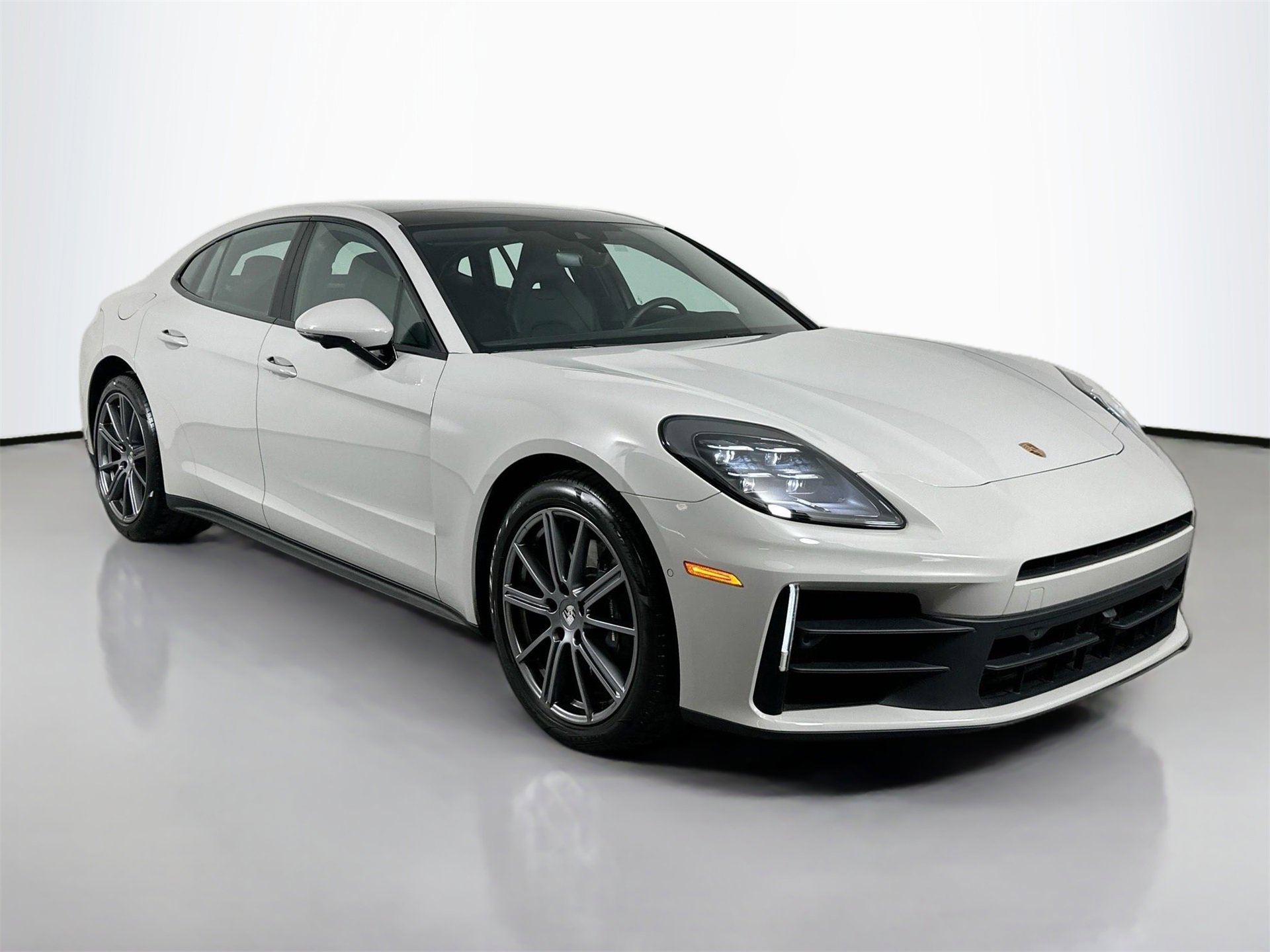 New 2025 Porsche Panamera 4 image 9