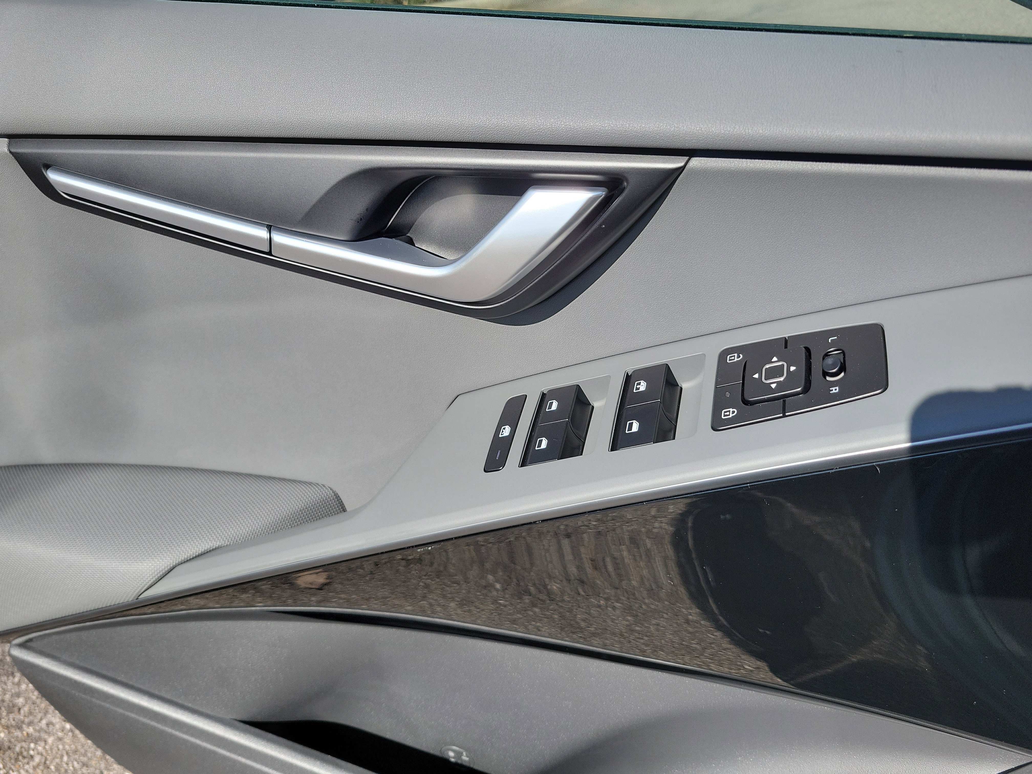 New 2026 Kia Niro EX w/ EX Premium Package FWD image 19