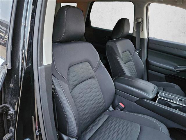 Used 2025 Nissan Pathfinder SV FWD image 21