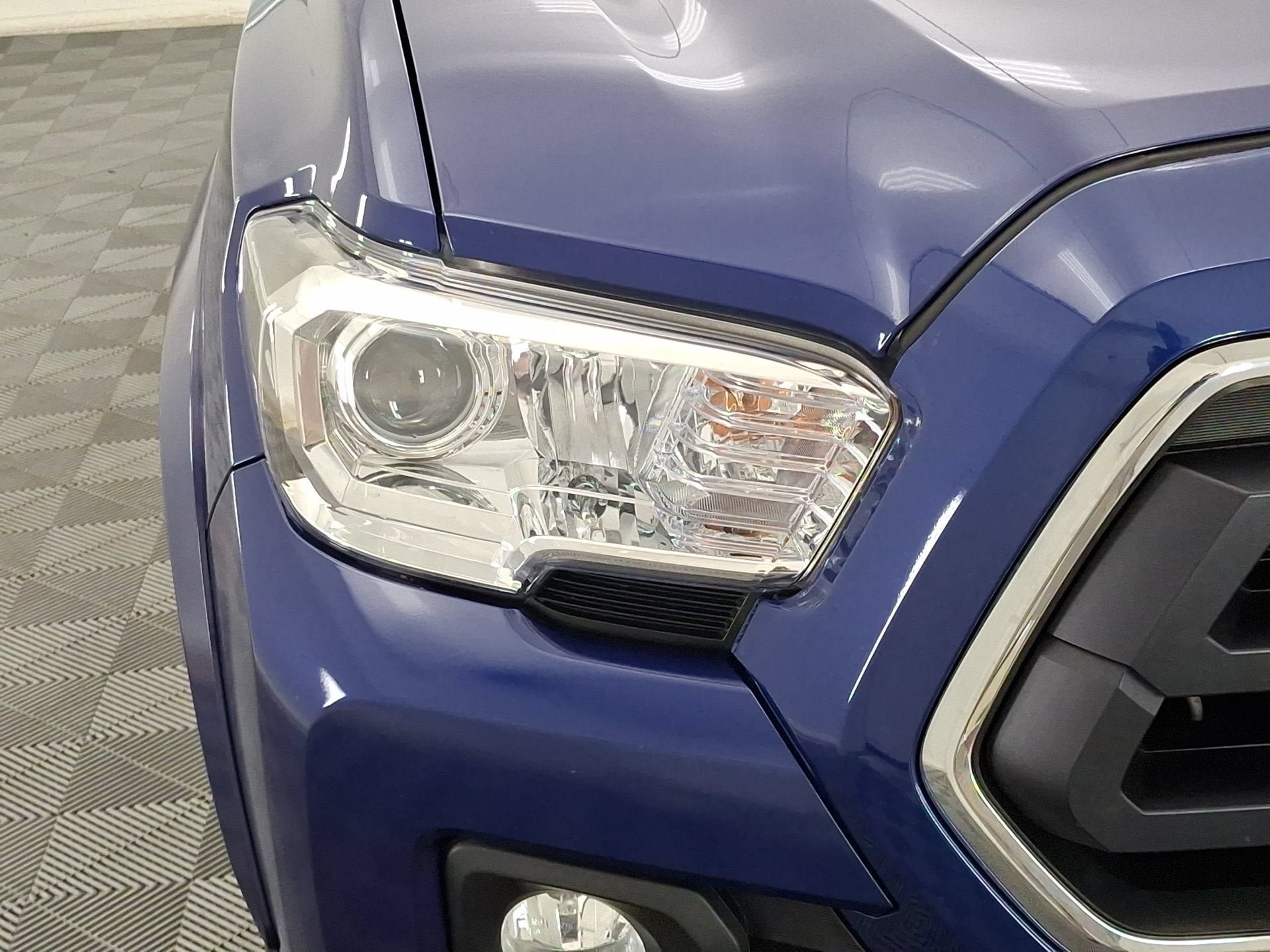 Certified 2023 Toyota Tacoma SR5 w/ Technology Package AWD/4WD image 27