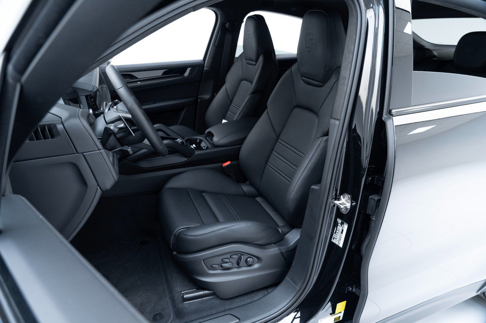 New 2026 Porsche Cayenne Turbo GT image 5