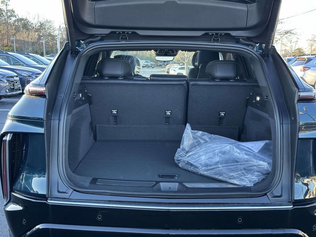 New 2026 Cadillac Lyriq Premium Luxury image 12