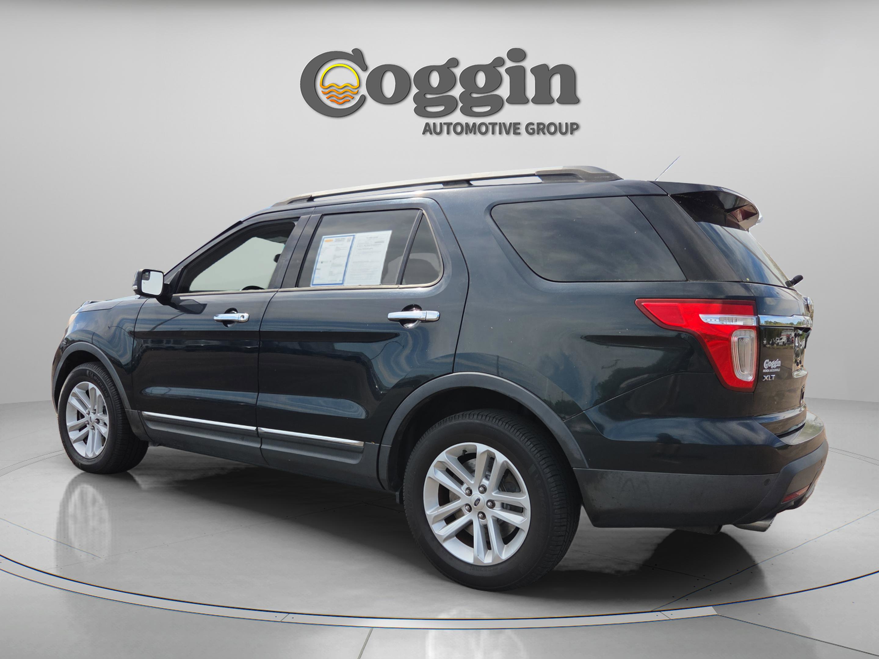 Used 2014 Ford Explorer XLT w/ Equipment Group 202A image 3