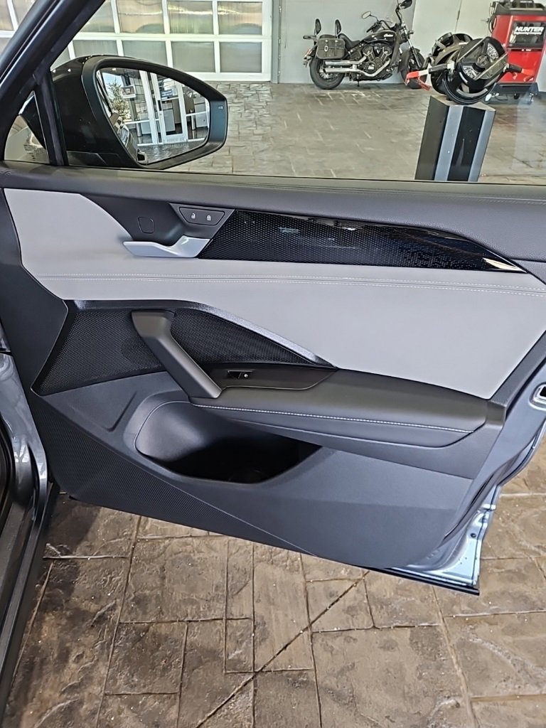 New 2026 Volkswagen Tiguan SE R-Line image 11