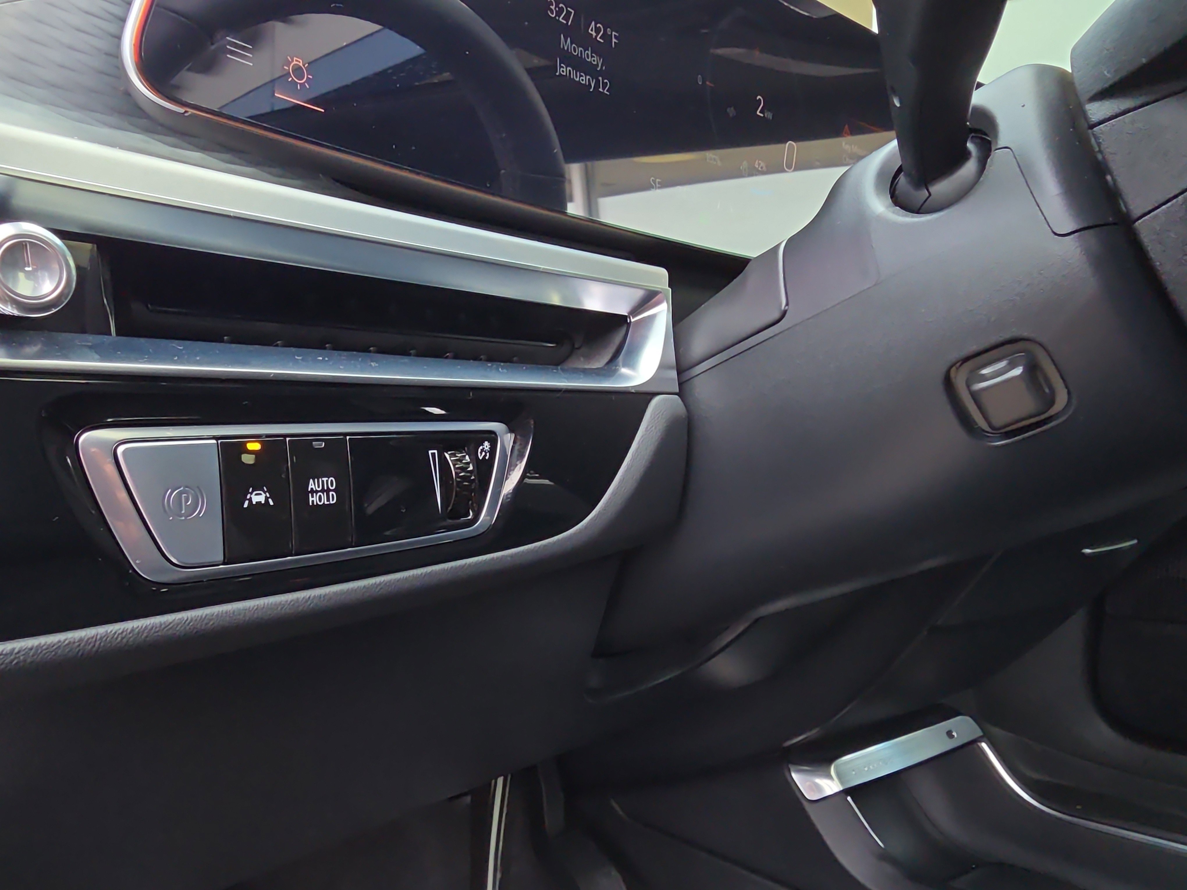 Used 2025 Cadillac Lyriq Sport image 18